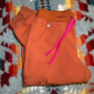 Figs terracota joggers